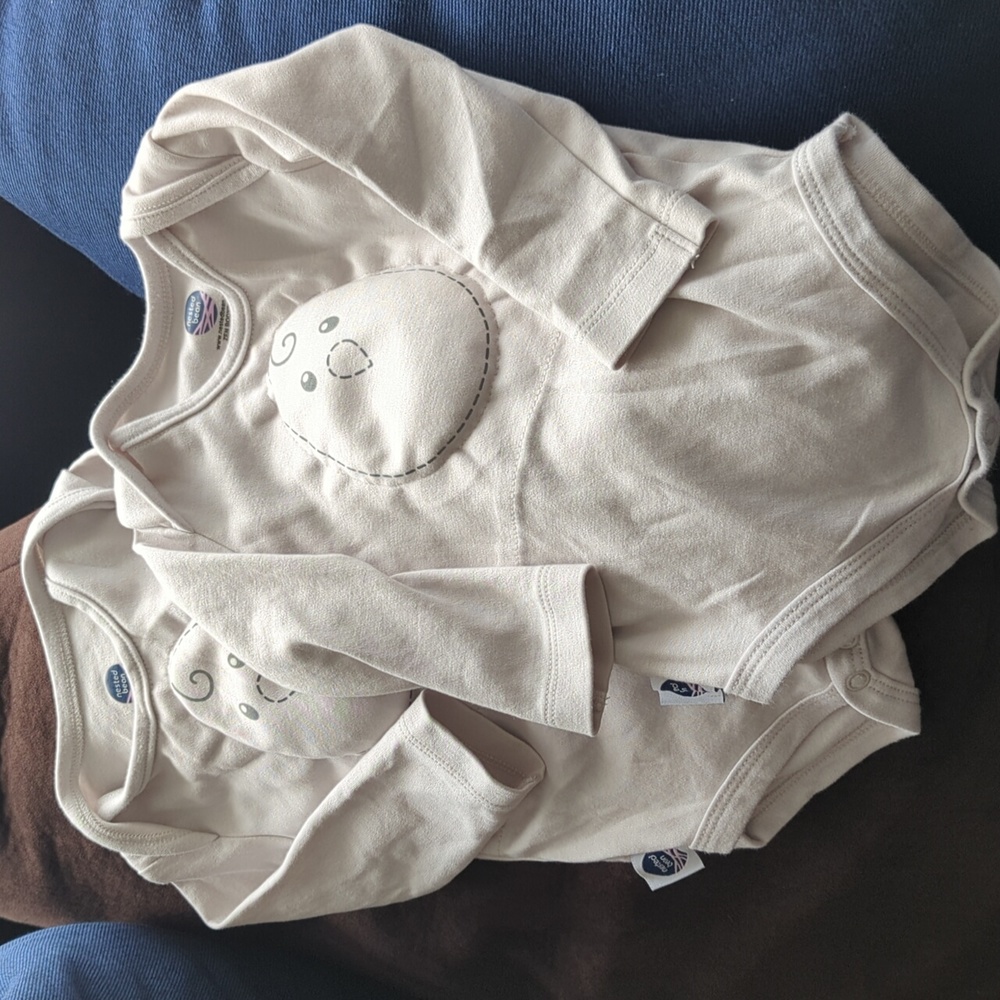 2 Nested bean bodysuits